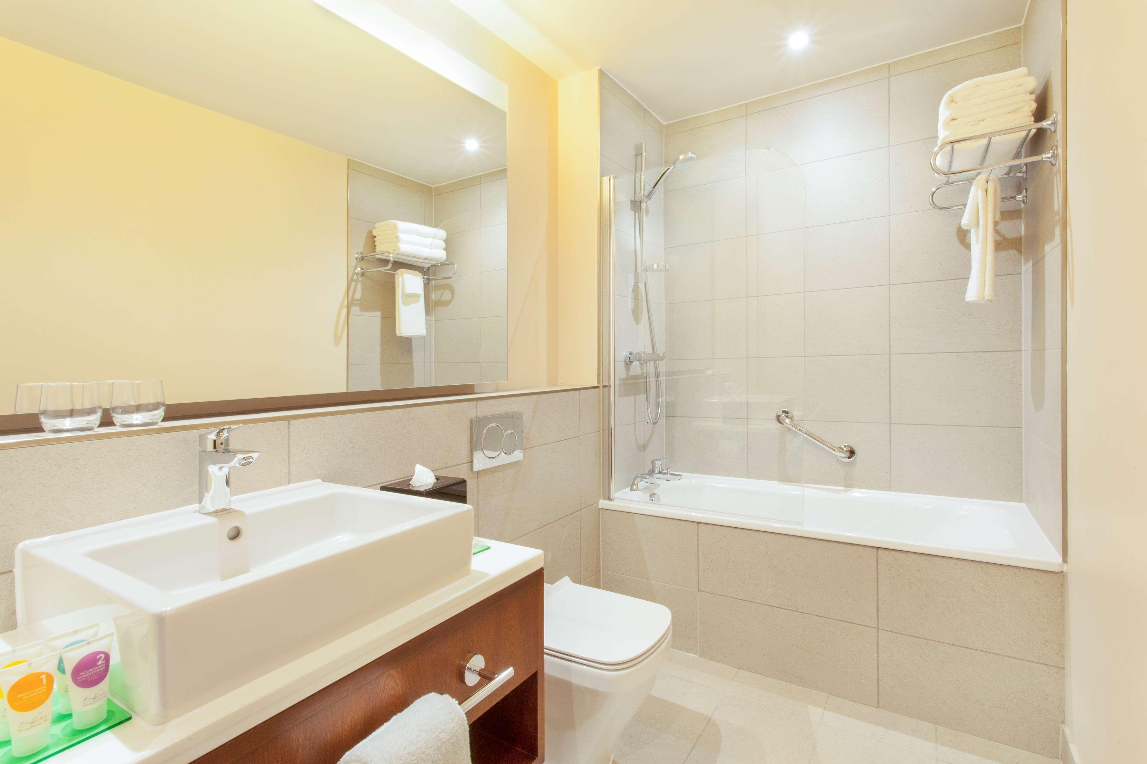 Hyatt Place West London Hayes Hillingdon Extérieur photo